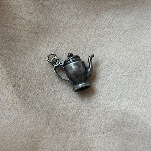 Vintage movable coffee tea pot charm pendant silver cute jewelry mother&#39;s day gift Earl Grey party English Alice in Wonderland Grandmother