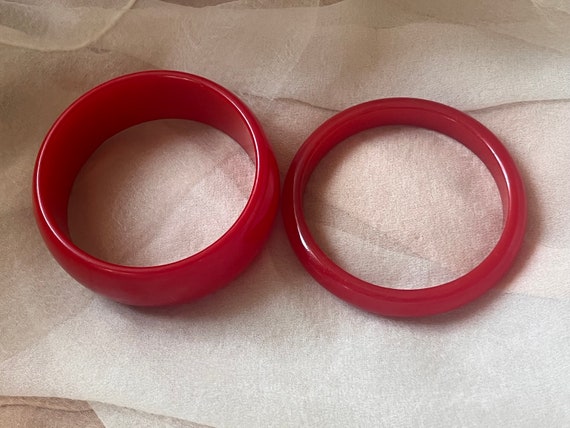 vintage Bakelite Catalin solid cherry red bangle … - image 6