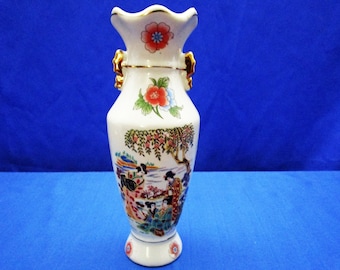 Vintage Satsuma Pottery Japanese Geisha Girl Decorated  Vase – Bud Flower Vase Knick Knack Collectible