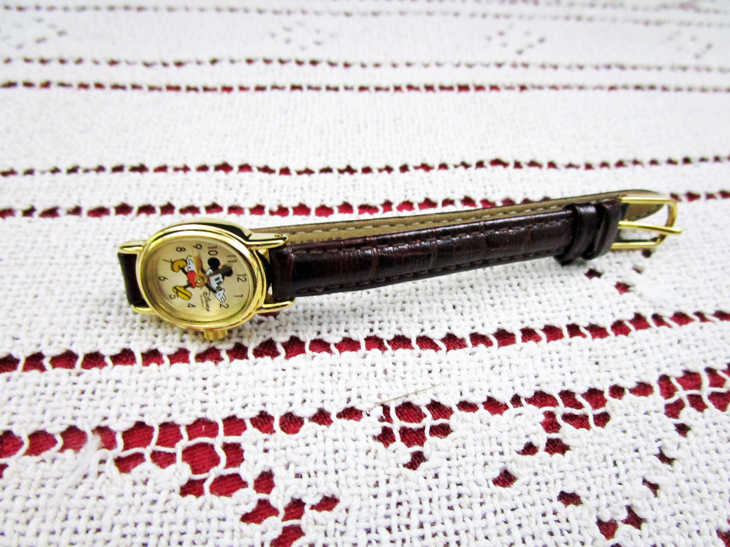 Vintage top disney watch