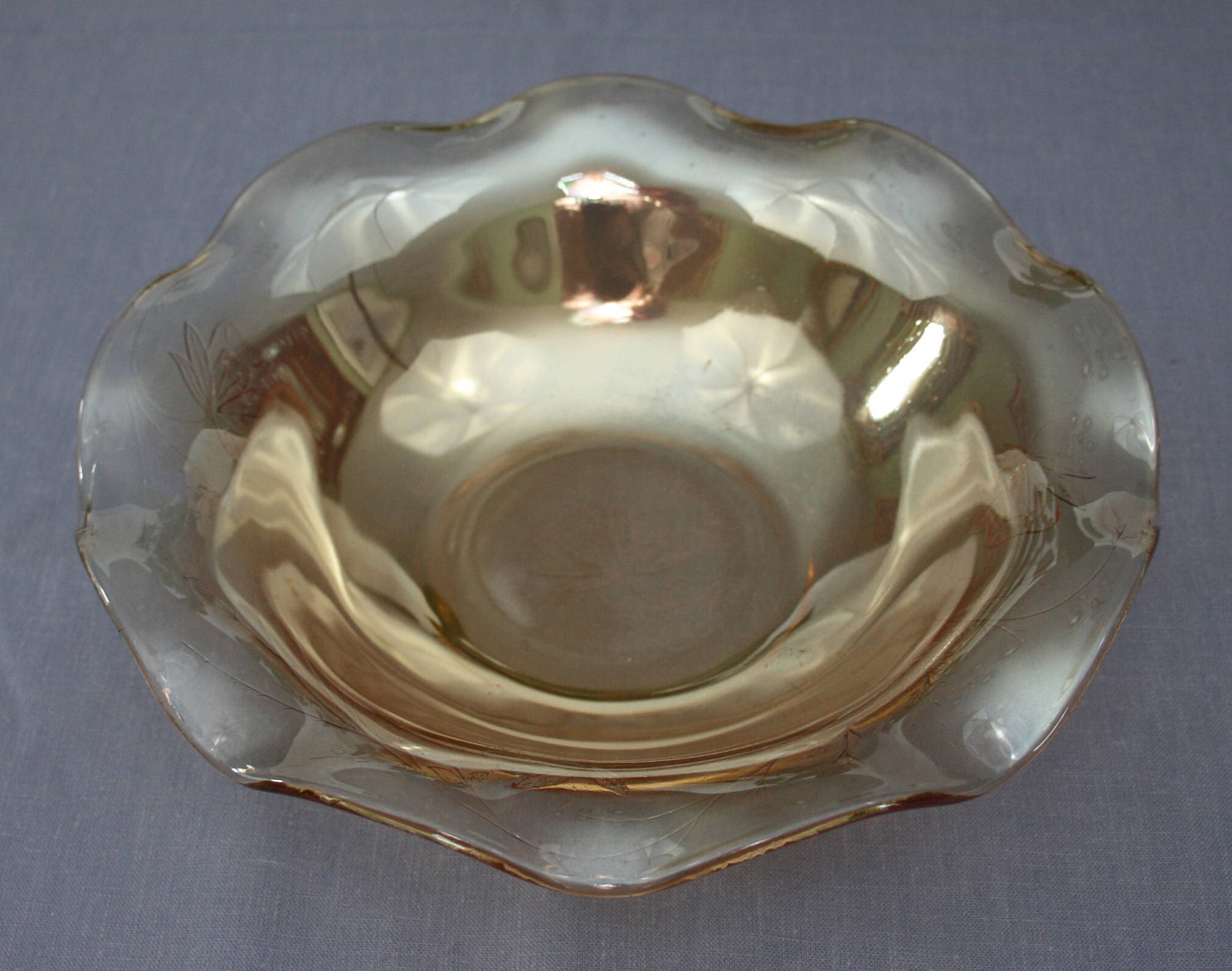 Vintage Marigold Glass Floragold Ruffle Bowl Glass Co 1950's