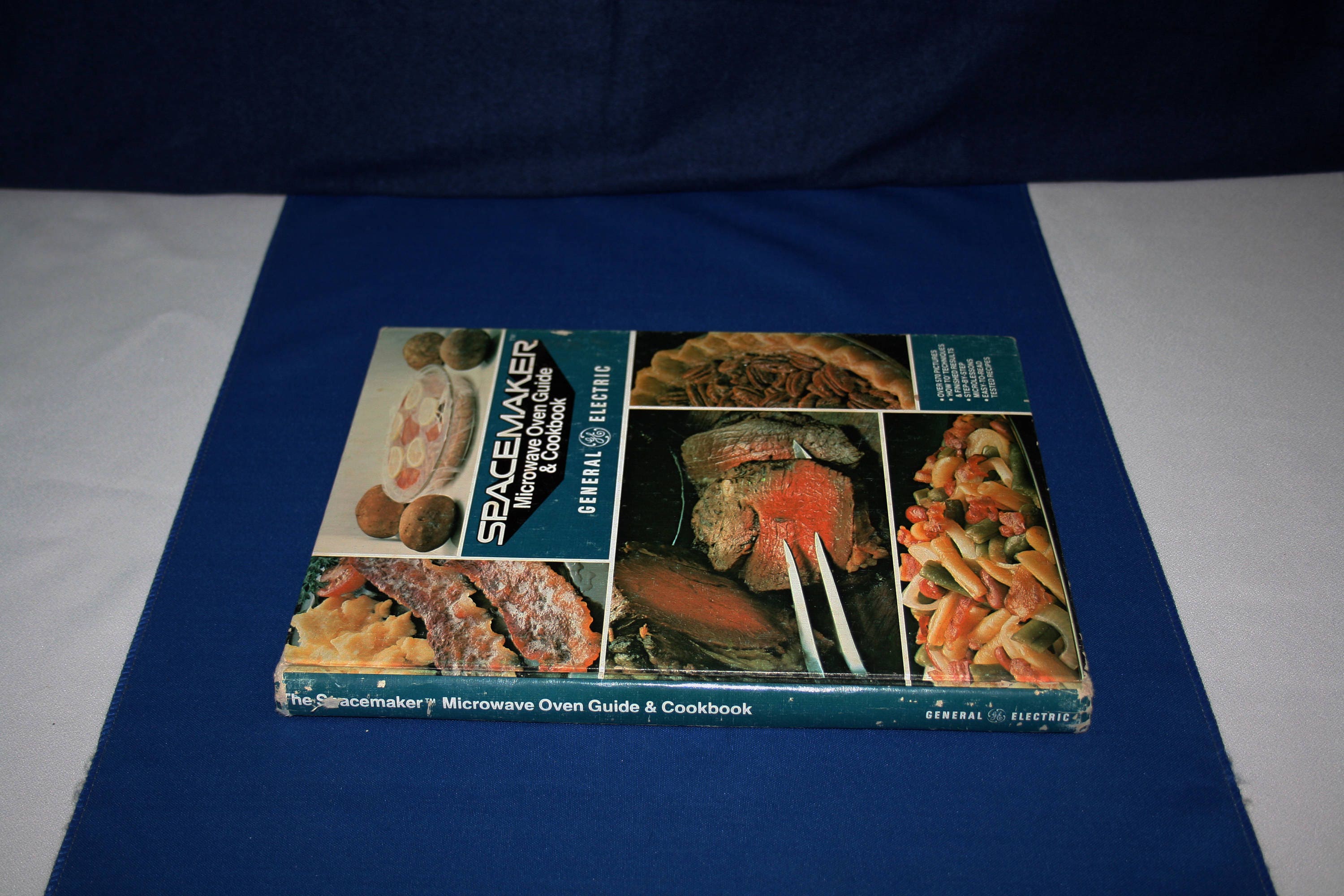 Vintage Cookbook GE SPACEMAKER Microwave Oven Guide and Cook Book 1979