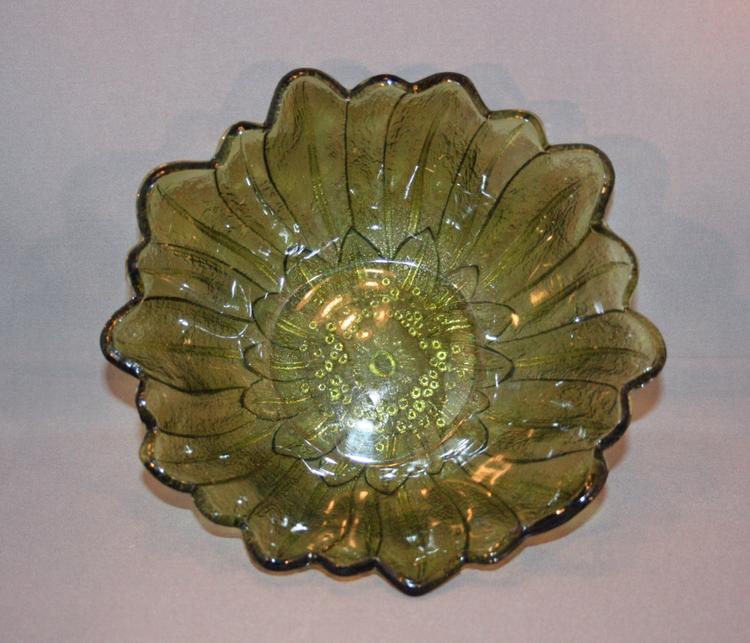 Vintage Indiana Glass Co Lily Pons Green Glass Bowl scalloped edge