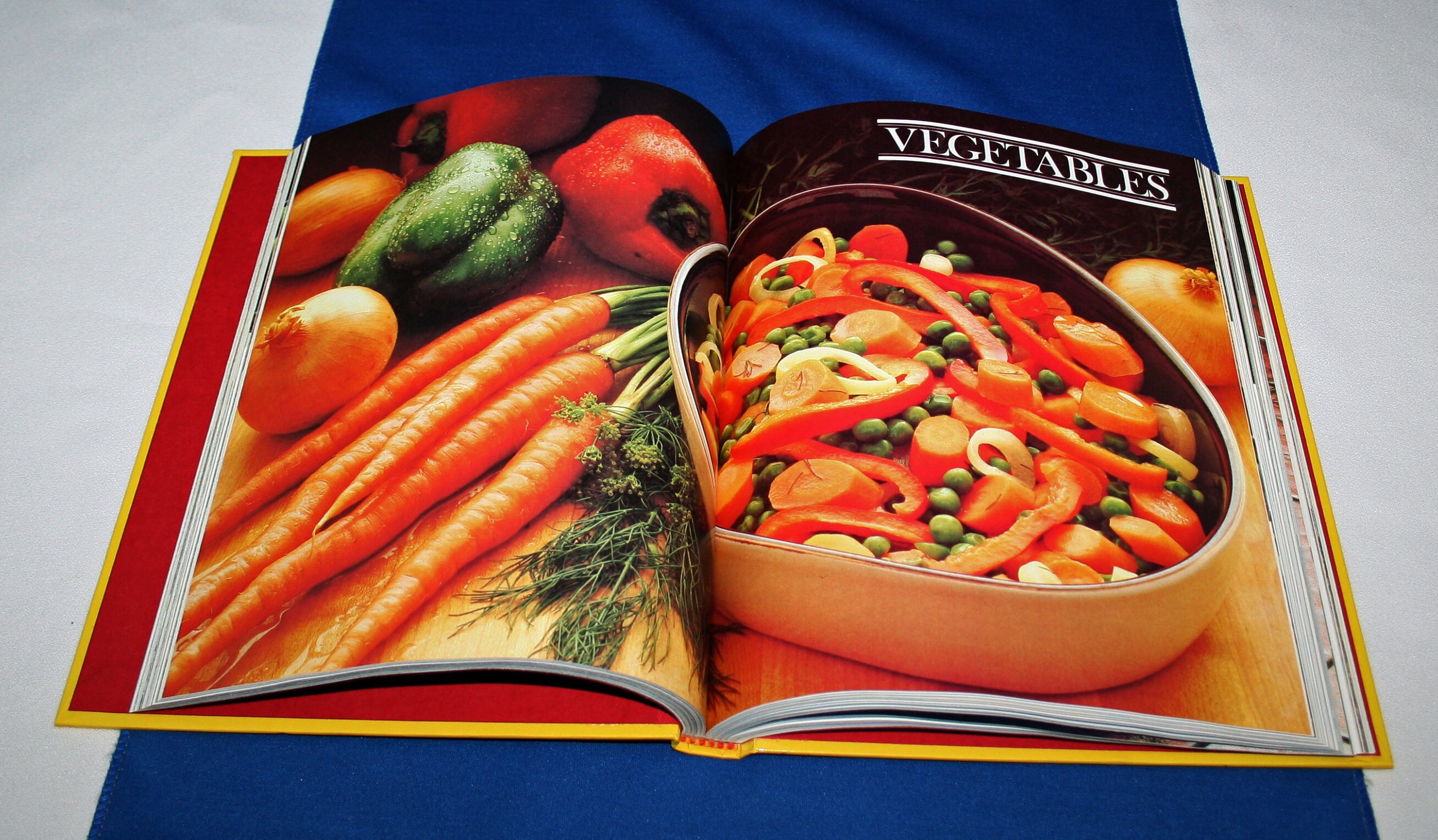 Vintage Betty Crocker Microwave Cookbook General Mills Cook Book with