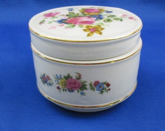 Vintage Sadler Powder Box Cabbage Rose Floral Spray Round Trinket Jewelry Box with Lid and Gold Gilt Accenting Made in England James Sadler