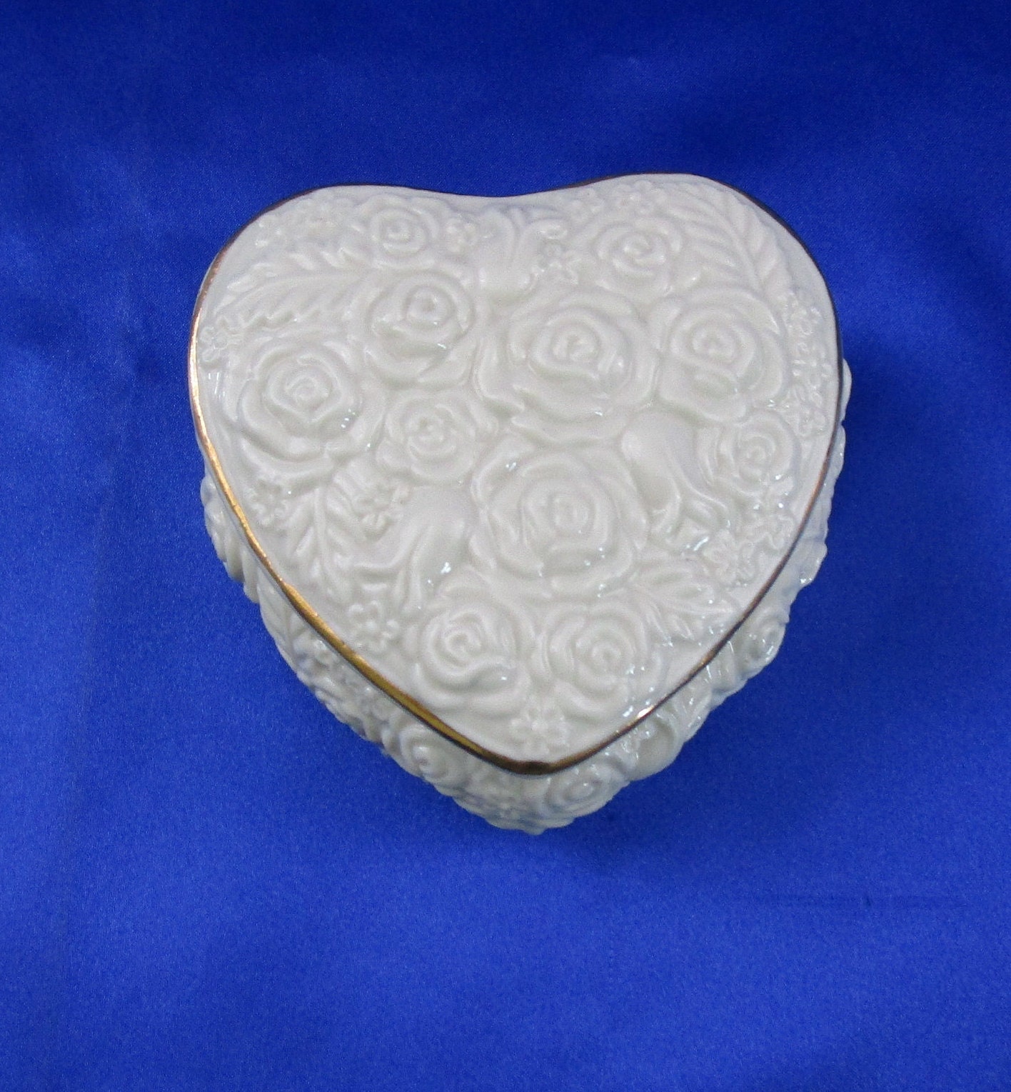 Vintage Heart Shaped Jewelry or Gift Box Ivory Porcelain Rose