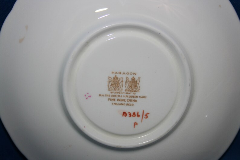 Vintage Paragon Cream Floral Teacup and Saucer by Royal Appointment for The Queen Elizabeth /& H.M Queen Mary English Tea Cup Garden Party