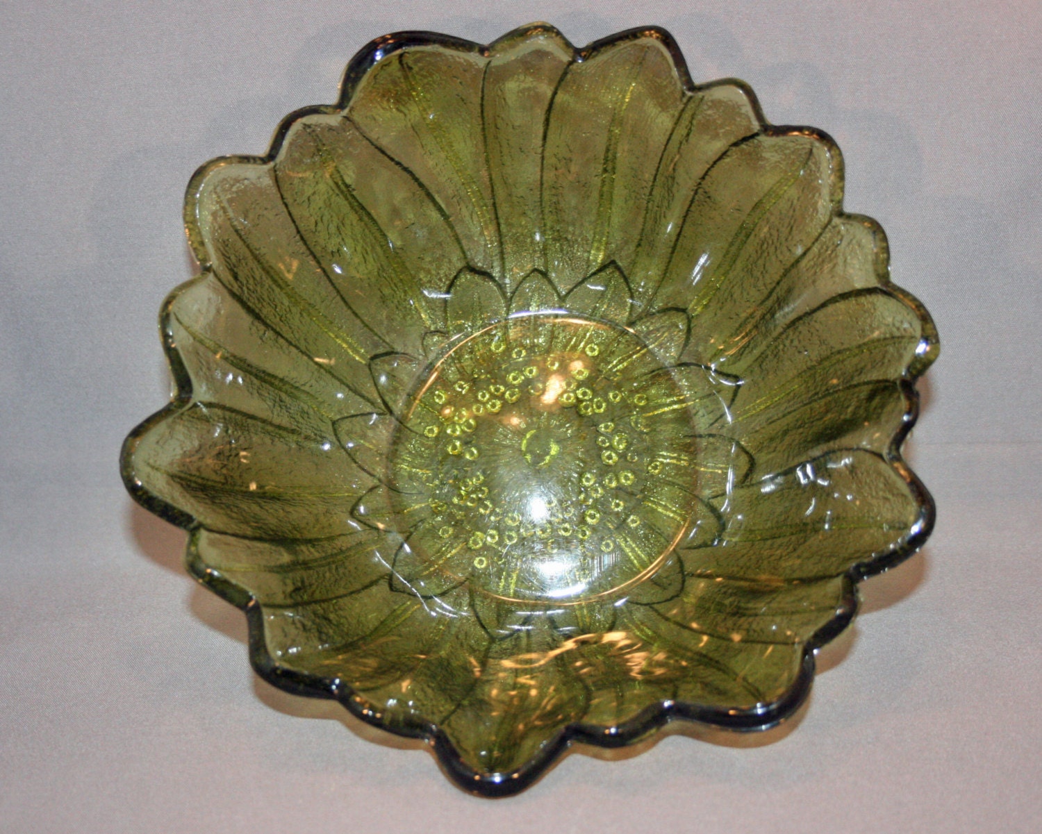 Vintage Indiana Glass Co Lily Pons Green Glass Bowl scalloped edge