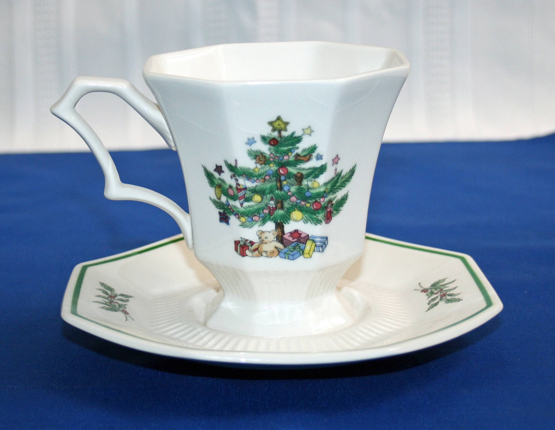 Vintage Nikko Christmastime Teacup and Saucer Made in Japan Christmas