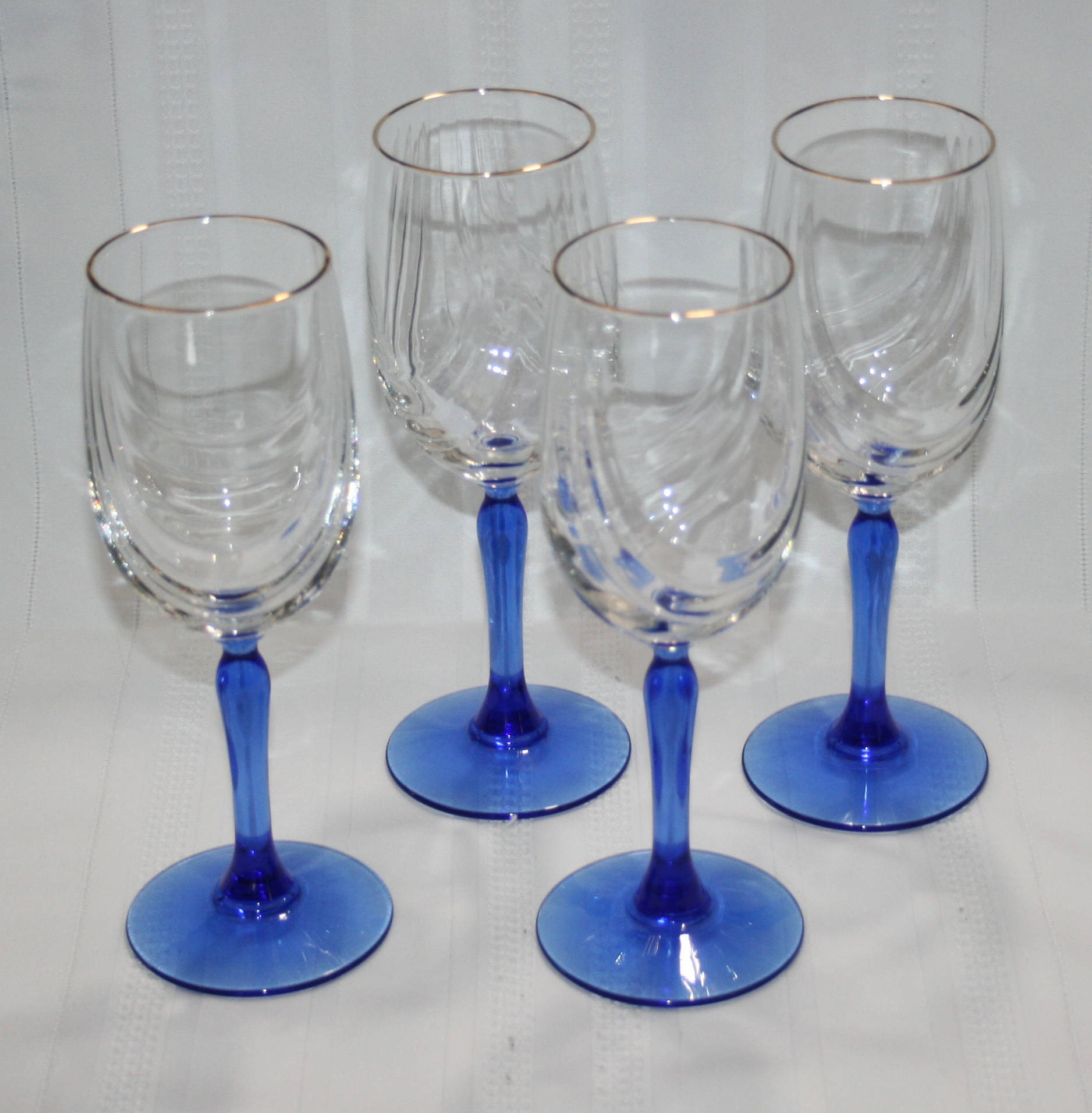 Vintage Cobalt Blue Crystal Wine Glasses - Set of 4 – The New York Cottage  Industry