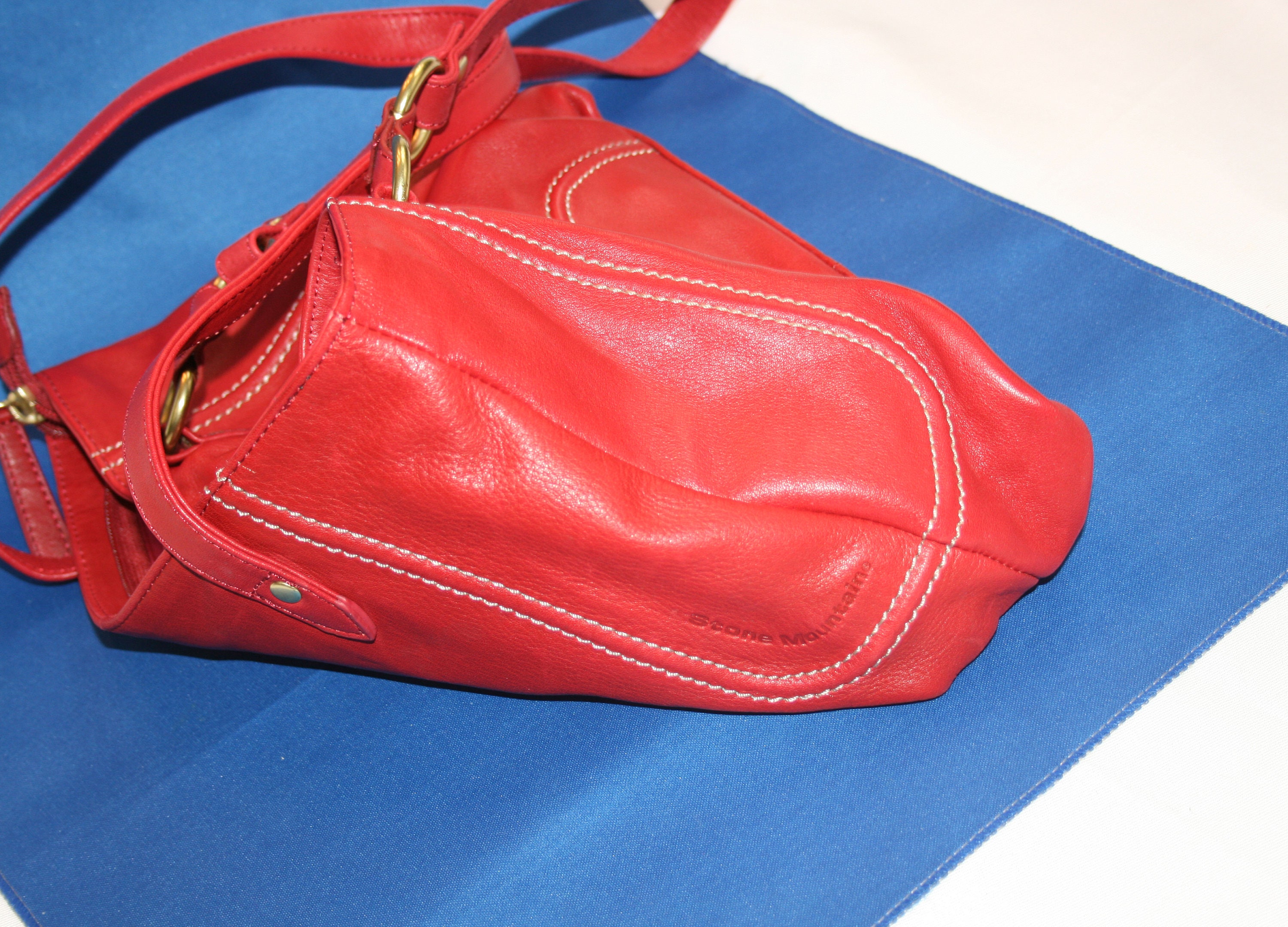 Stone Mountain Red Shoulder Bags