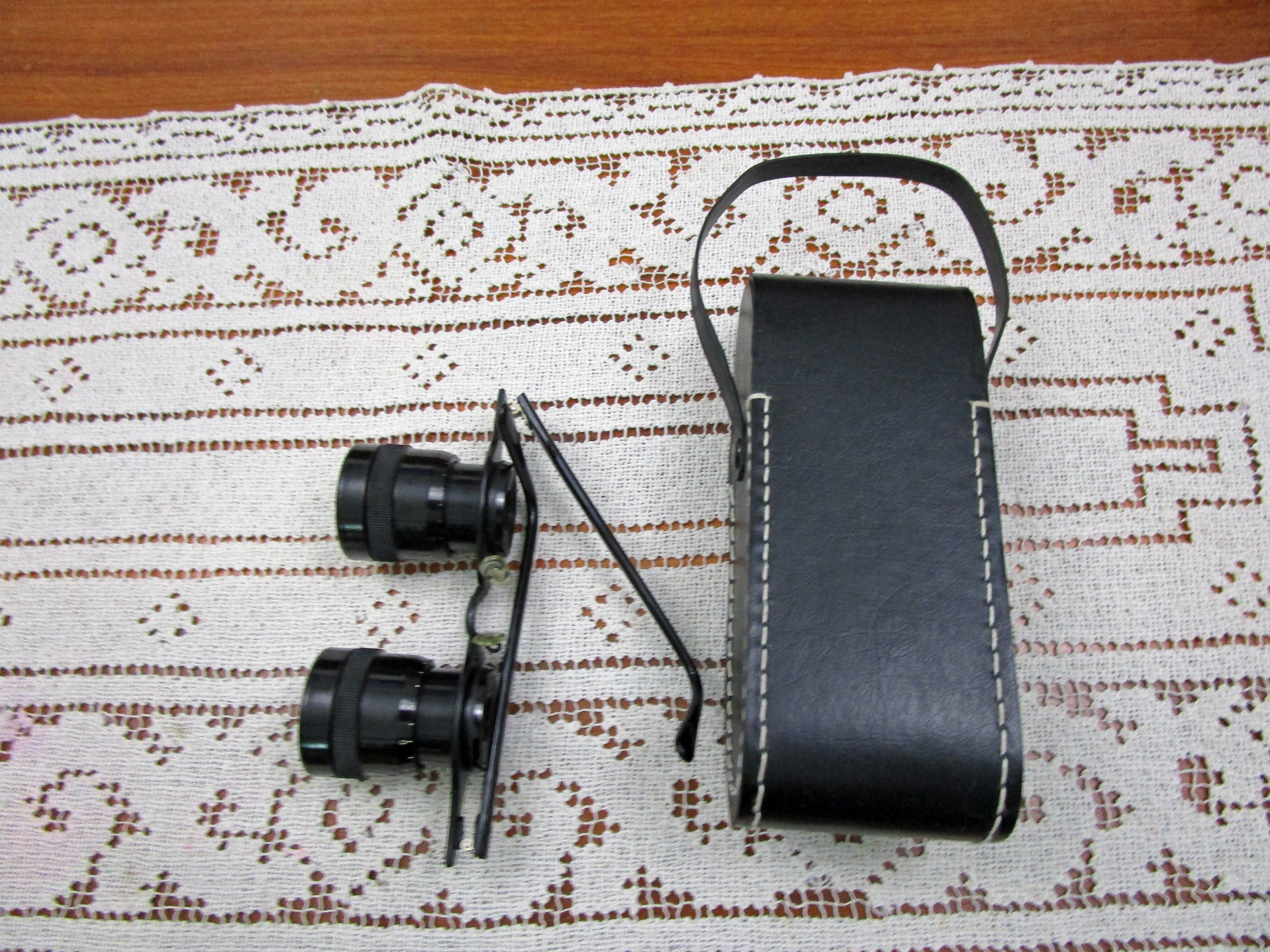 Vintage SELSI SPOTIERE 2.8 X 28 Coated Binoculars with Case Opera