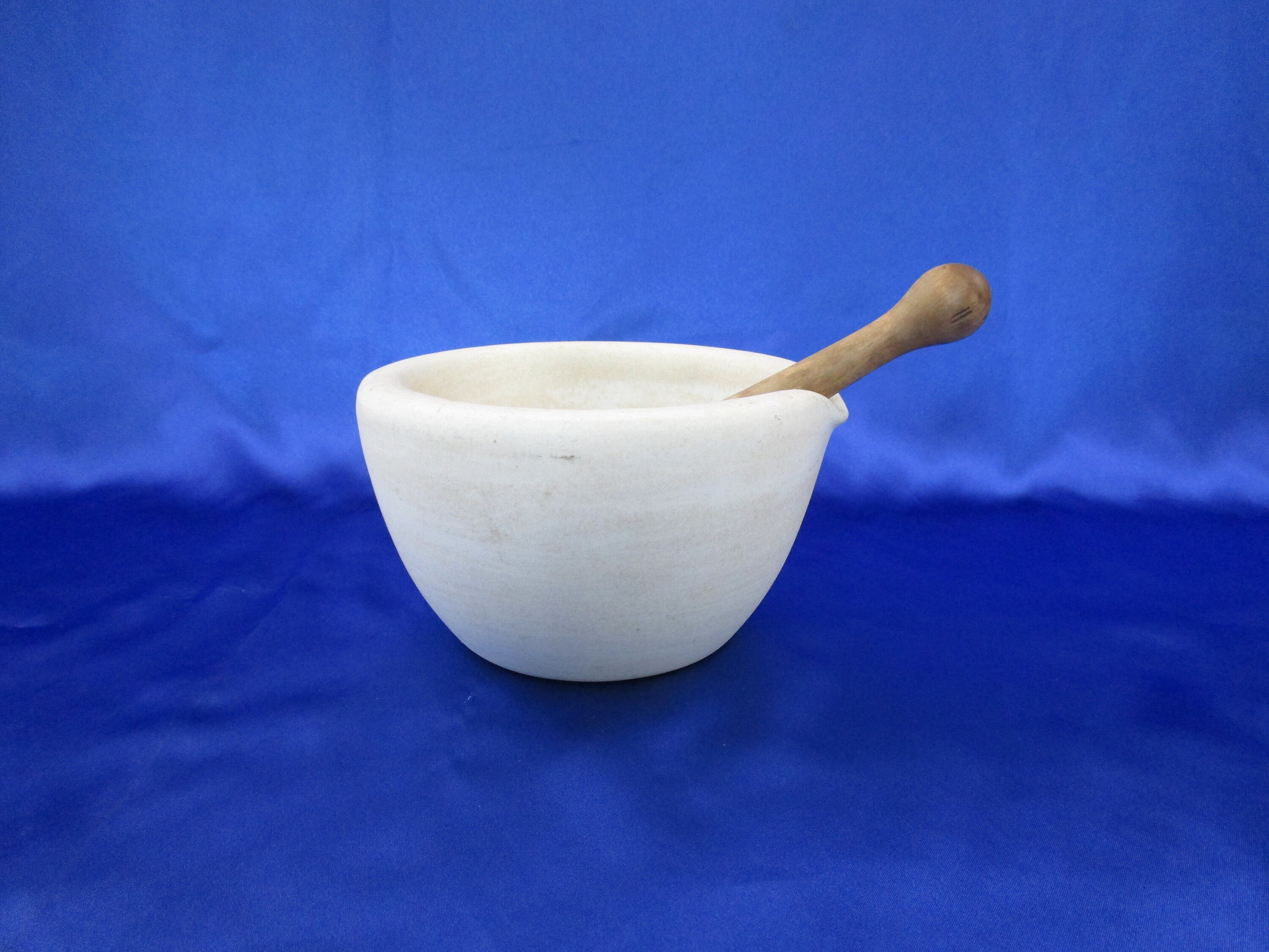 Vintage Standard Trenton Stoneware Apothecary Mortar and Pestle 3