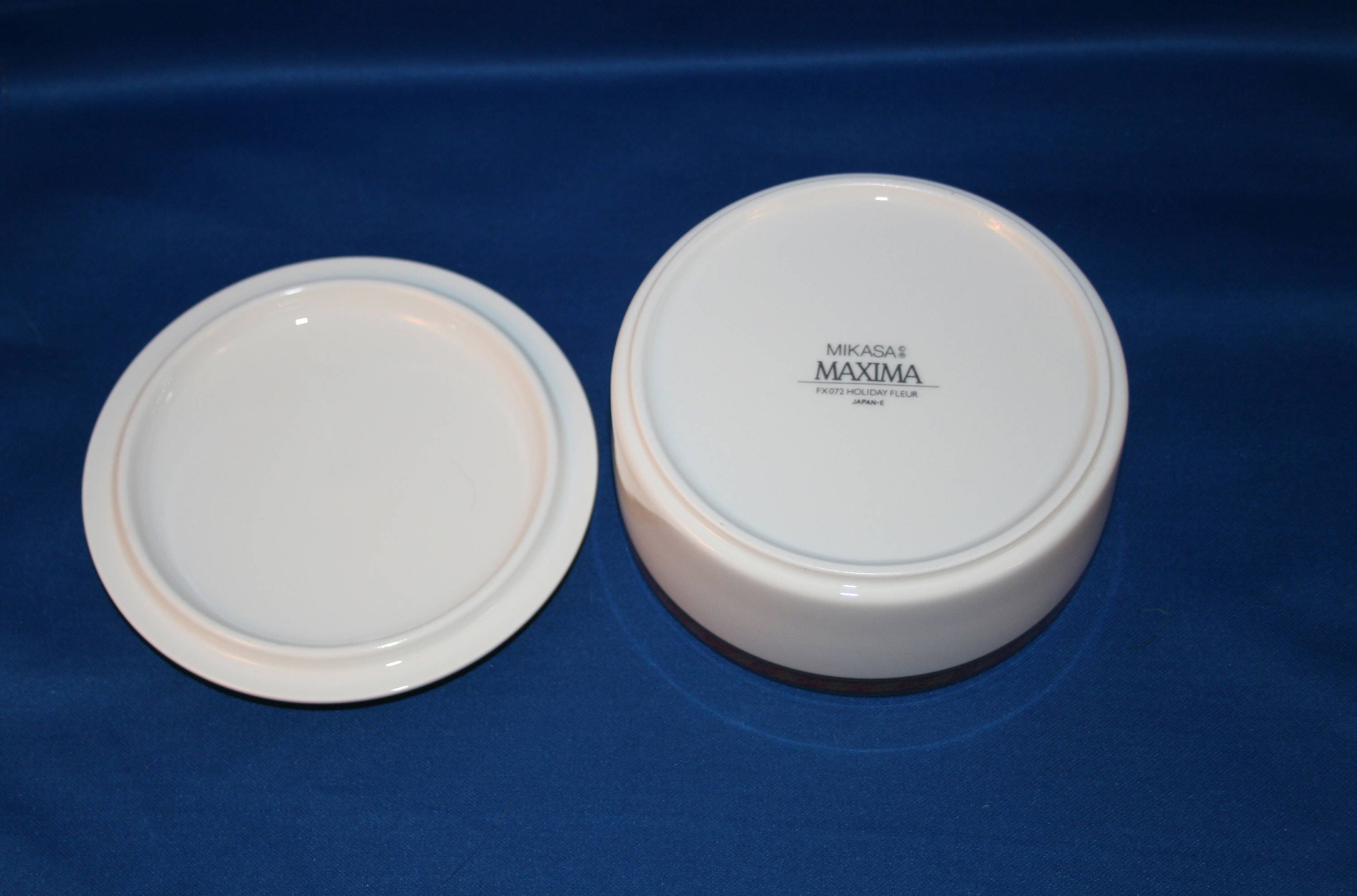 Vintage Mikasa Lidded Trinket Box Maxima Holiday Fleur Poinsettia Candy