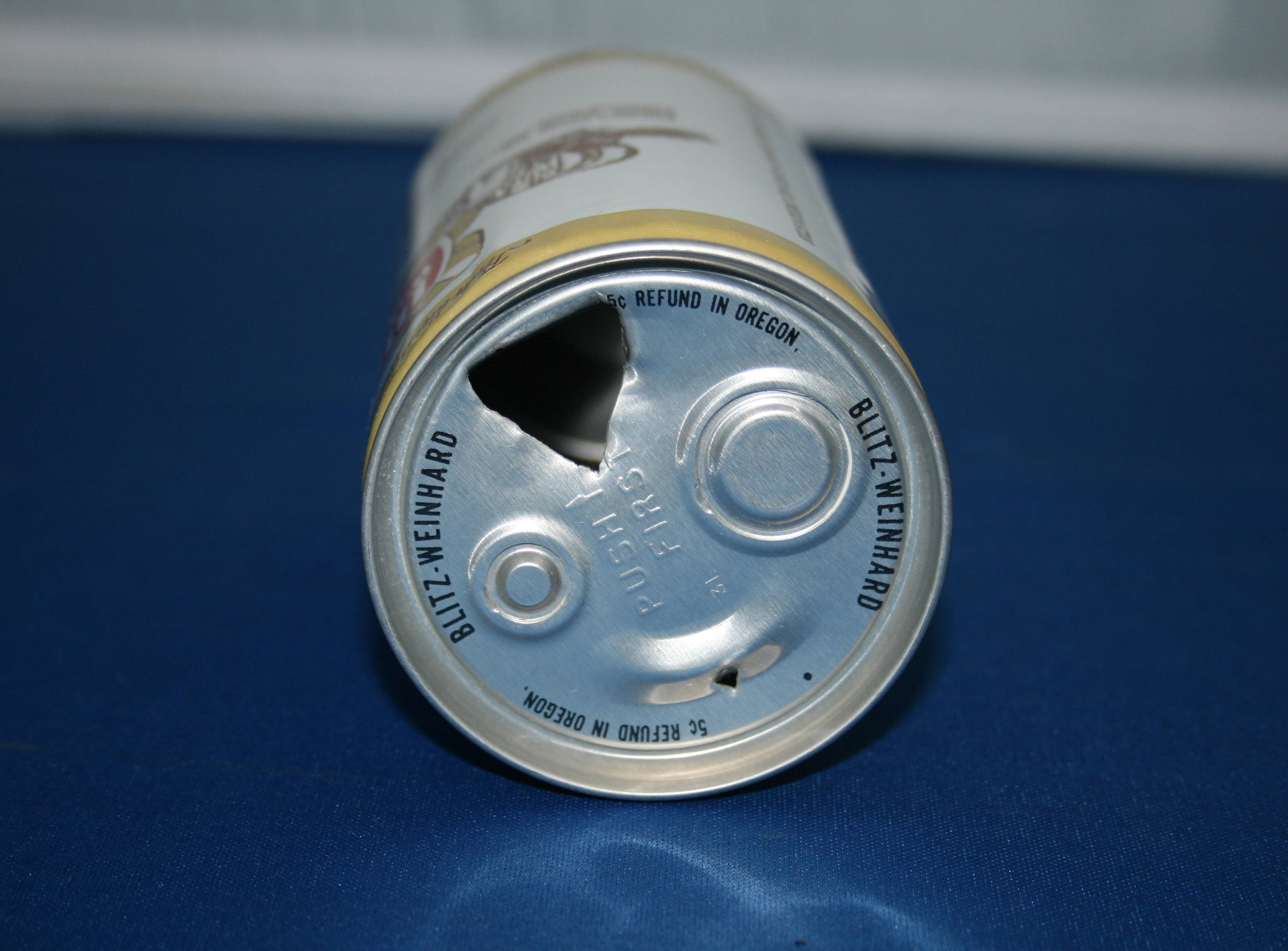 Vintage Blitz Weinhard Beer Can Aluminum Unopened Empty Push Tab Bar