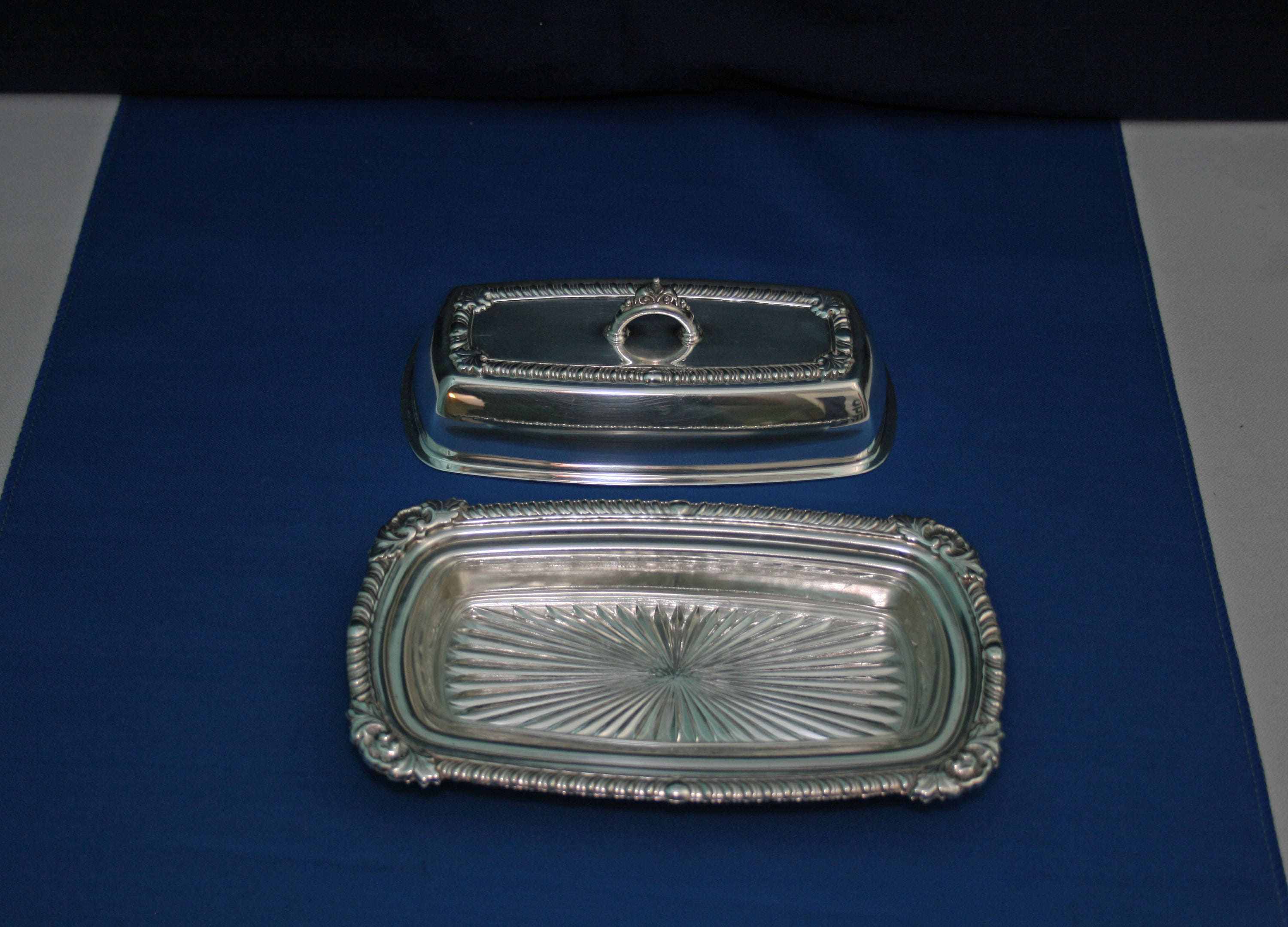 Vintage English Silver Mfg. Silverplate 3 piece Butter Dish; Base Lid