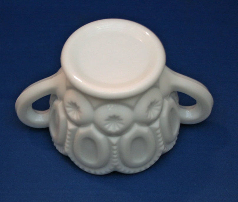 Vintage L.E. Smith Milk Glass Sugar Bowl Moon & Star Pattern heritage