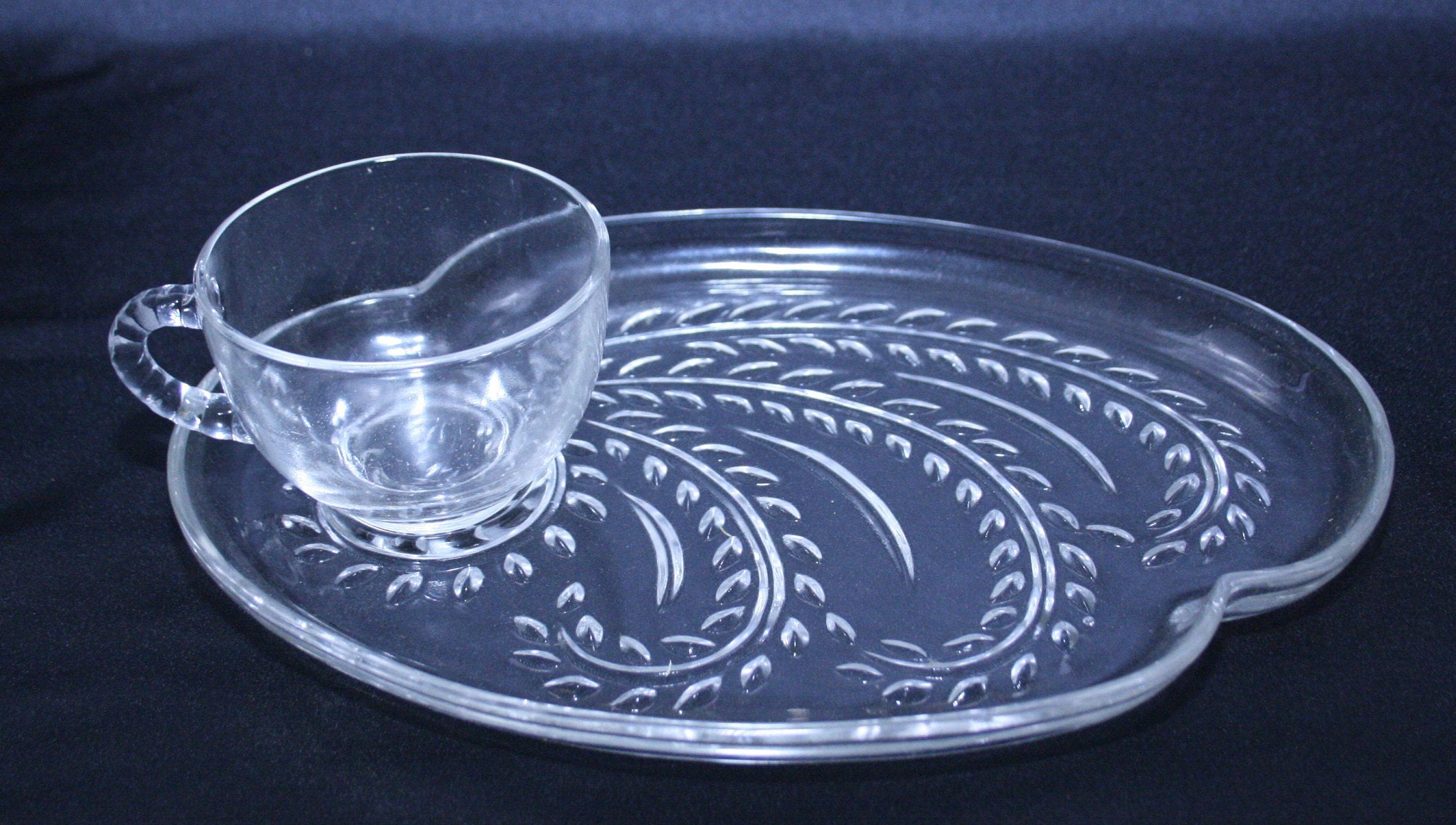 Vintage Federal Glass Homestead Snack Set original box 8 pieces Wheat