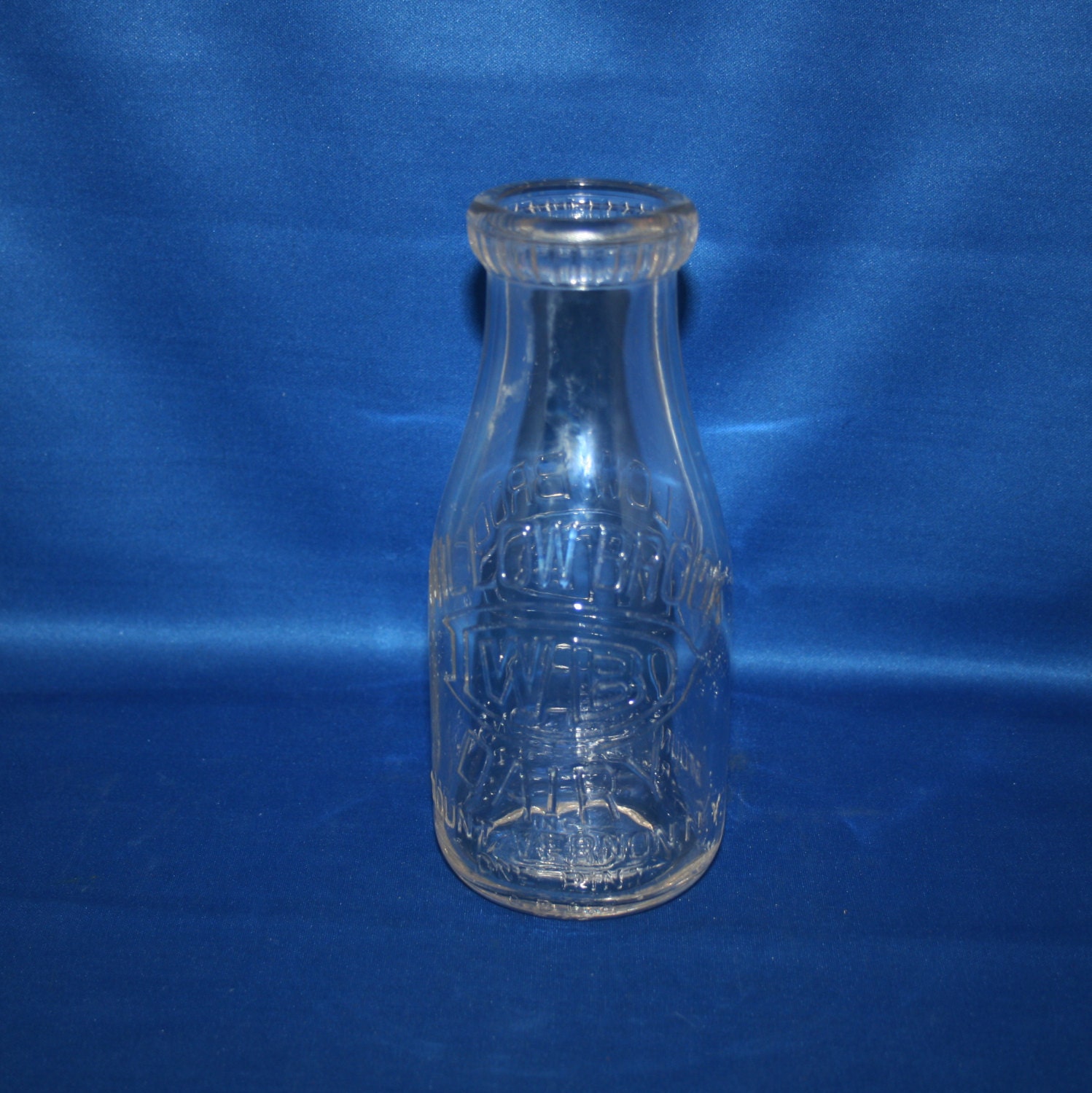 Vintage Rare Early Embossed Willow Brook Dairy Farm of Mount Vernon New