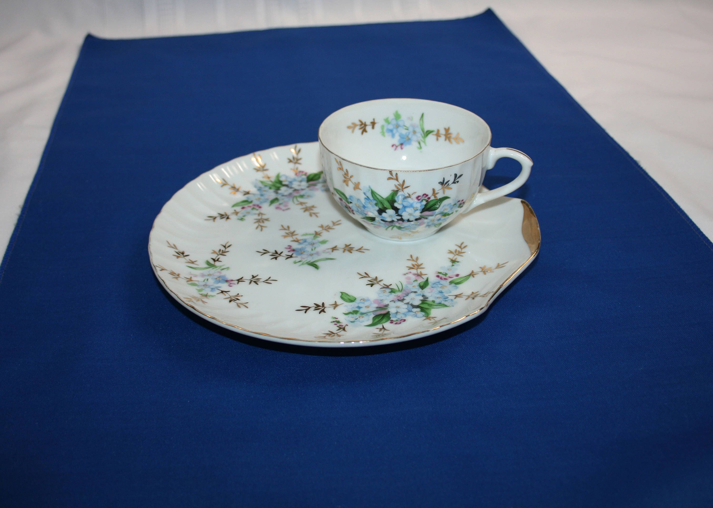 Vintage Yamaka Teacup and Saucer Blue Floral Spray and Gold Scallop