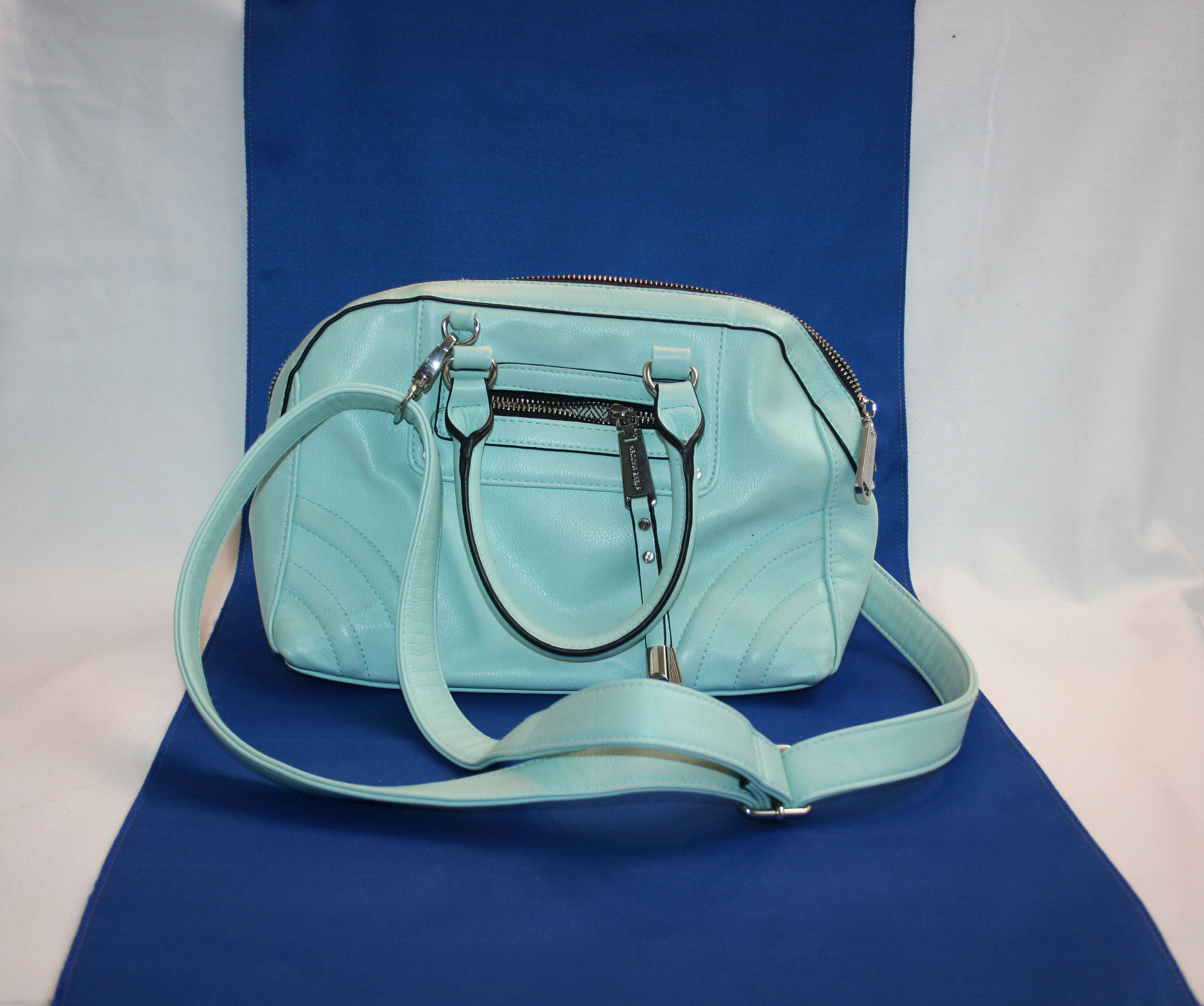 Vintage STEVE MADDEN Pale Green Adjustable Detachable Shoulder