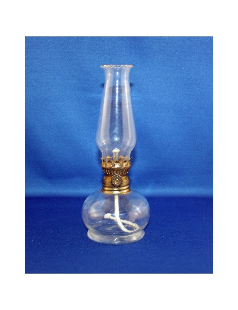Vintage 8 Inch Lamplight Farms 2 Oil Lamp Clear Glass Ball Shaped Gallery Photo