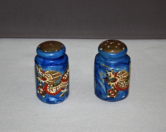 Vintage Dragon Salt and Pepper Shaker Set dragon ware matching shakers Occupied Japan SATSUMA Hand Painted Moriage Dragonware Kutani factory