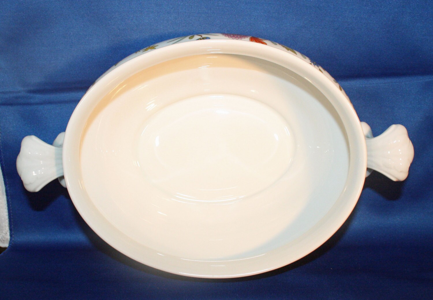 Vintage Casserole Dish Oval Covered Vegetable Serving Dish in Bellevue by Hutschenreuther