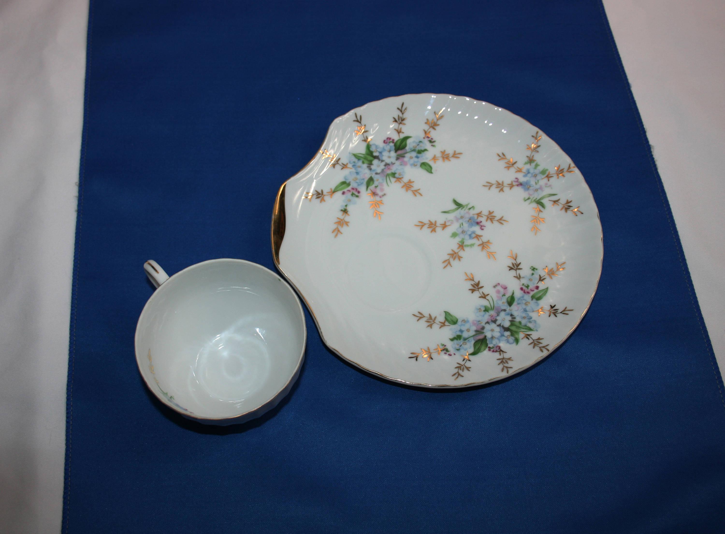 Vintage Yamaka Teacup and Saucer Blue Floral Spray and Gold Scallop