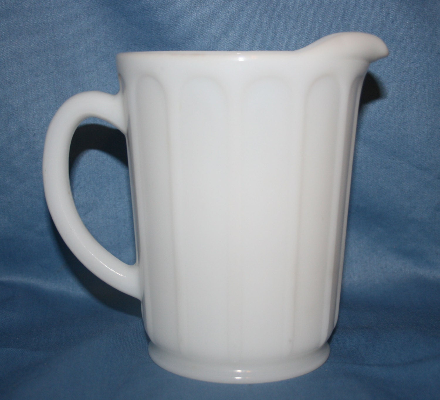 Vintage Hazel Atlas Milk Glass Syrup Pitcher Juice Creamer Milk Pitcher 1950’s Cream Pitcher