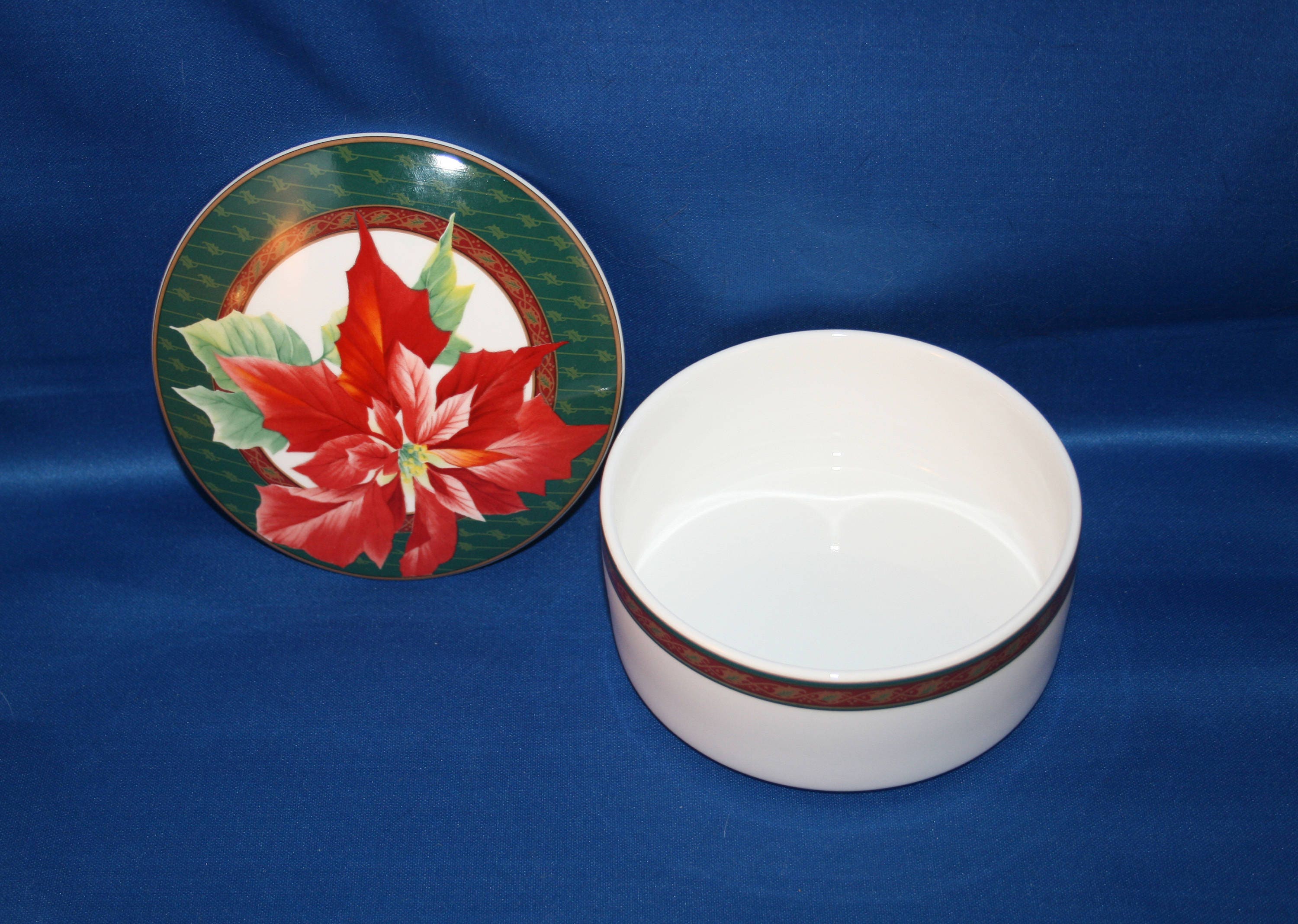 Vintage Mikasa Lidded Trinket Box Maxima Holiday Fleur Poinsettia Candy