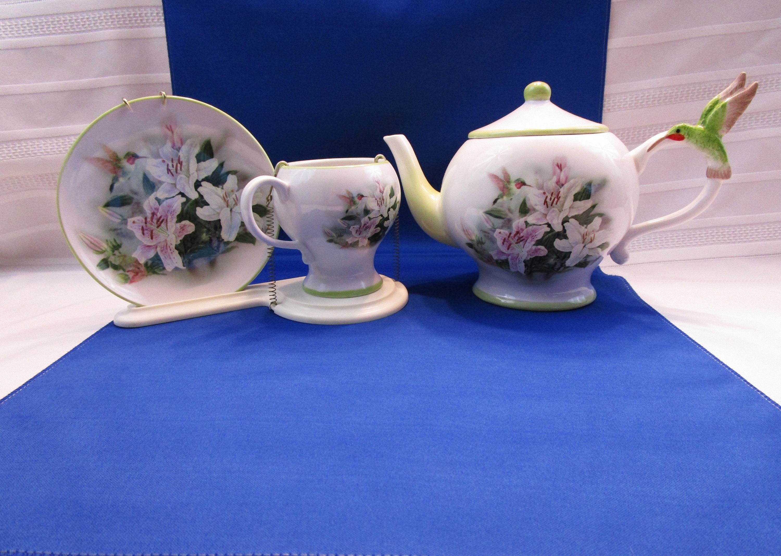 Vintage Teapot Teacup and Saucer Beautiful Lena Liu Hummingbird and