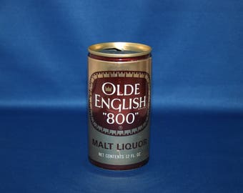 Vintage Olde English 800 Malt Liquor Aluminum Beer Can Pull Tab Blitz Weinhard Bar Memorabilia Breweriana Collectible Barware Advertisement