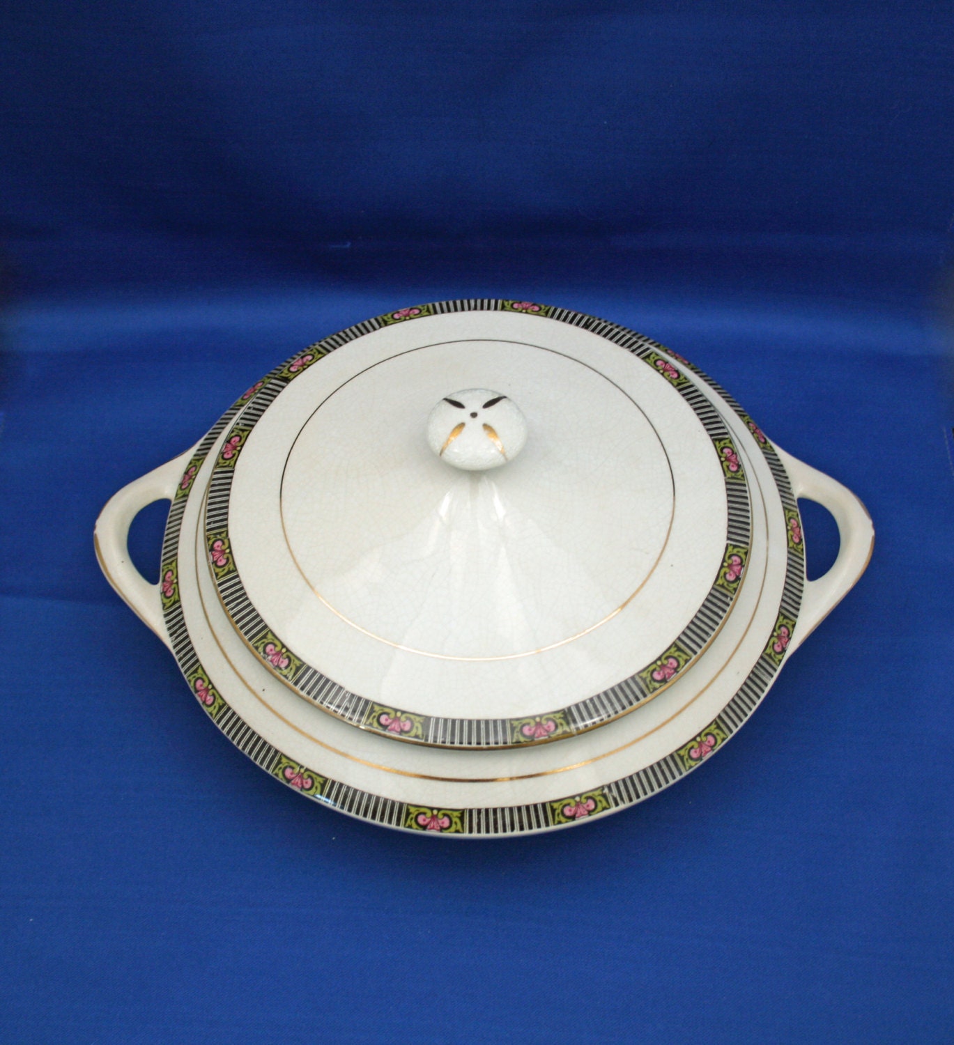 Lidded Round Ceramic Casserole Dish