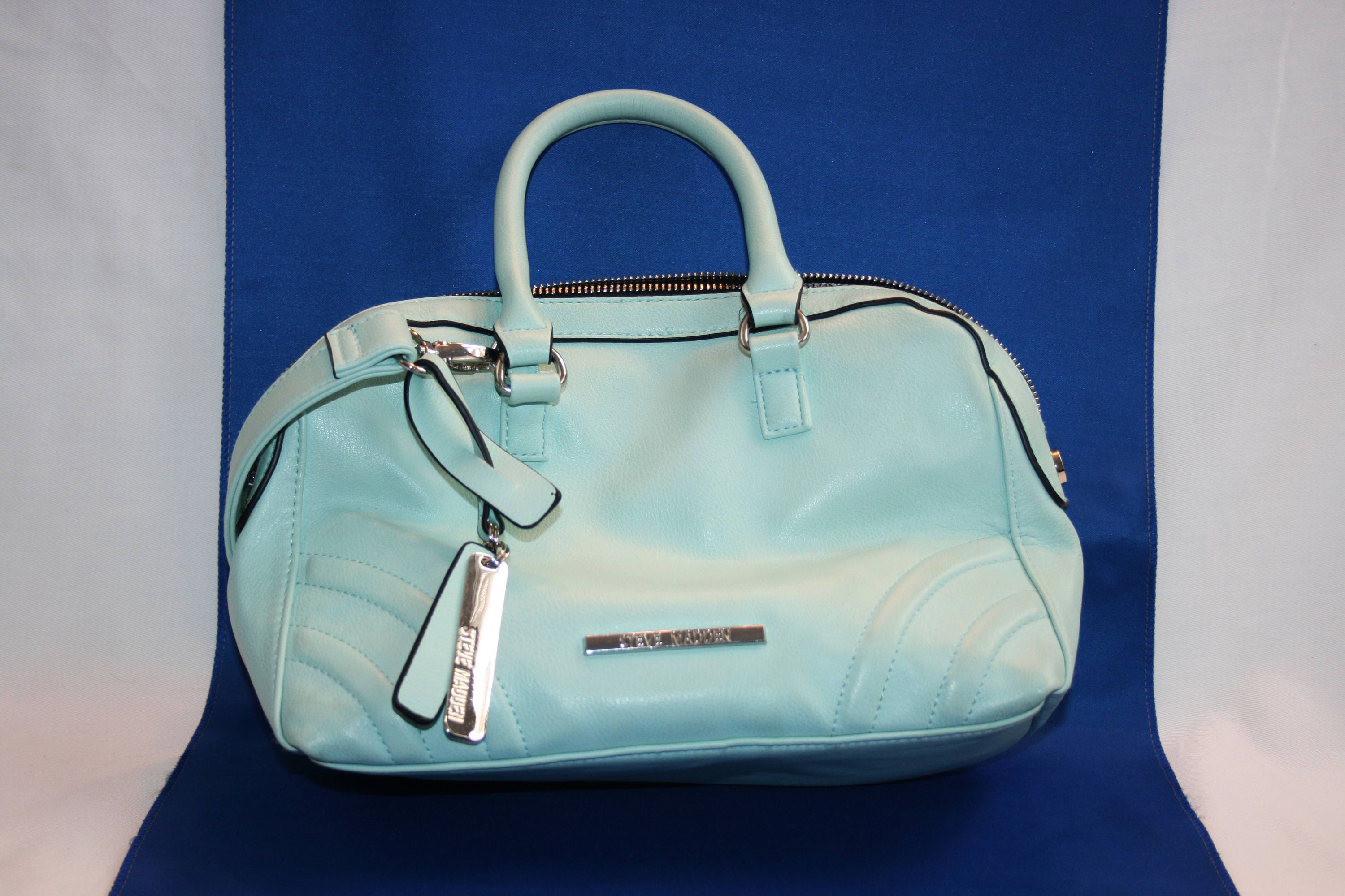 Vintage STEVE MADDEN Pale Green, Adjustable / Detachable Shoulder Strap