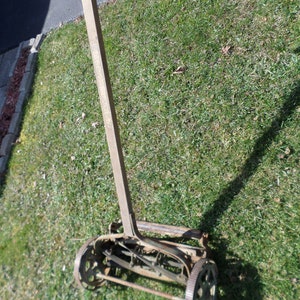 Vintage Rotary Push Lawn mower  Pick-up priced, No delivery or shipping