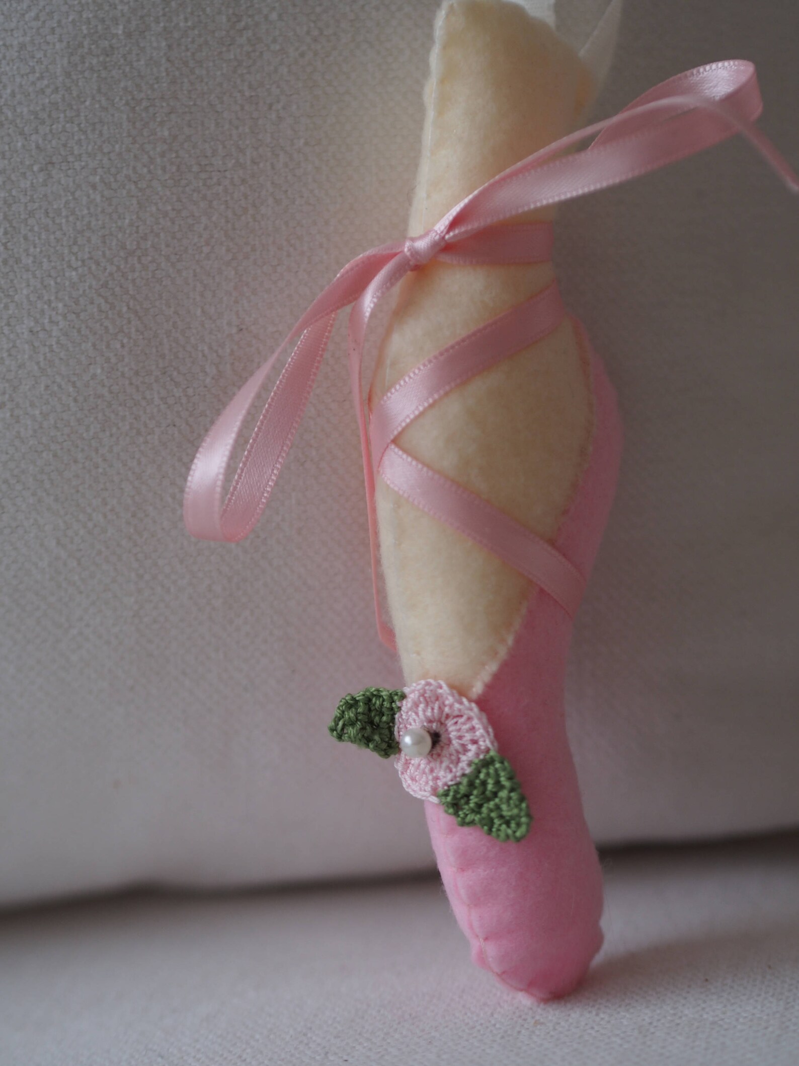 ballet shoe. pink felt. hand made.silk ribbons,crochet flower.party favor,ornament to a gift,cabinet,toy,pin cushion.valentine ballet shoe. pink felt. hand made.silk ribbons,crochet flower.party favor,ornament to a gift,cabinet,toy,pin cushion.valentine