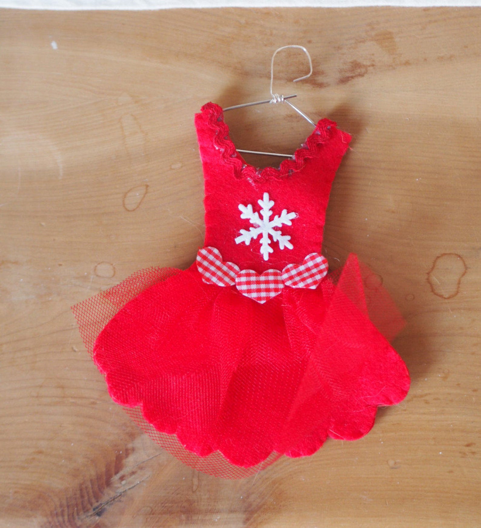 ballet shoe. pink felt. hand made.silk ribbons,crochet flower.party favor,ornament to a gift,cabinet,toy,pin cushion.valentine ballet shoe. pink felt. hand made.silk ribbons,crochet flower.party favor,ornament to a gift,cabinet,toy,pin cushion.valentine