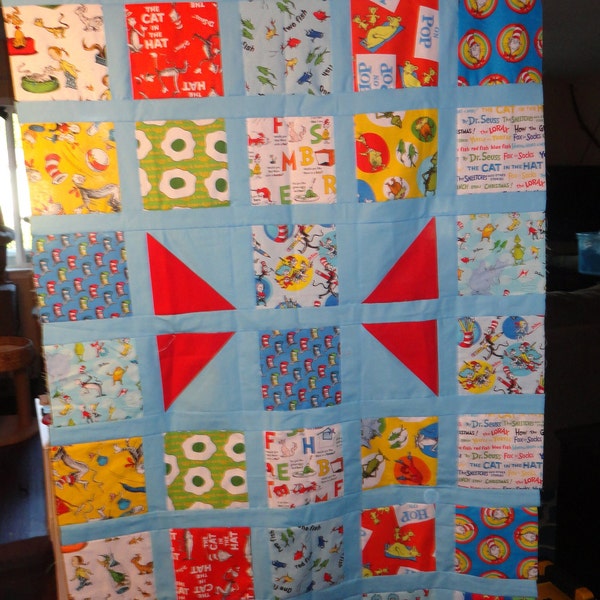 Kleinkind Quilt, Baby Quilt, handgemacht, selbstgemachte unfertige Dr. Seuss Quilt, Quilt für Baby oder Kleinkind, stücked Spaß, glücklich, bunt, gutes Geschenk