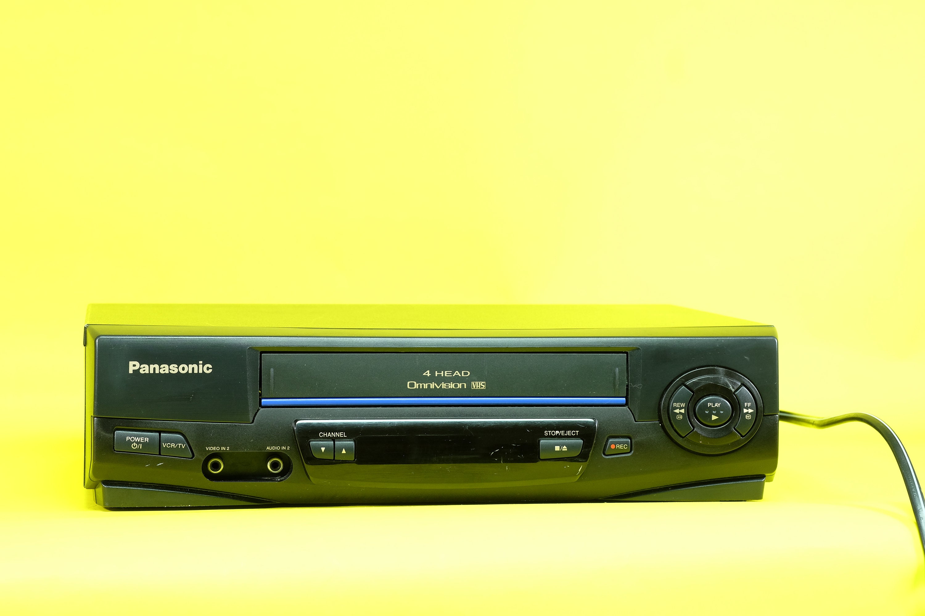 Vintage Panasonic FM Radio Omnivision VHS Television w/ 4 free VHS