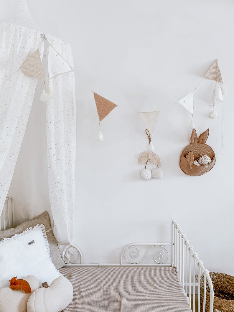 Drapeaux écrus, Bruant de chambre blanche, Drapeaux triangles, Guirlande avec glands, Décor de chambre de fille, Guirlande boho, Décor pour enfants scandinaves, Or image 6