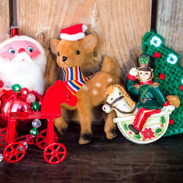 Vintage Christmas Ornaments Set - kwik glas Santa, rode Tin paard, herten, soldaat n paard, garen boom, en gerolde krans - Christmas Decor