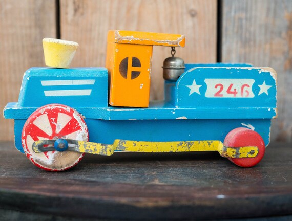 vintage train toys