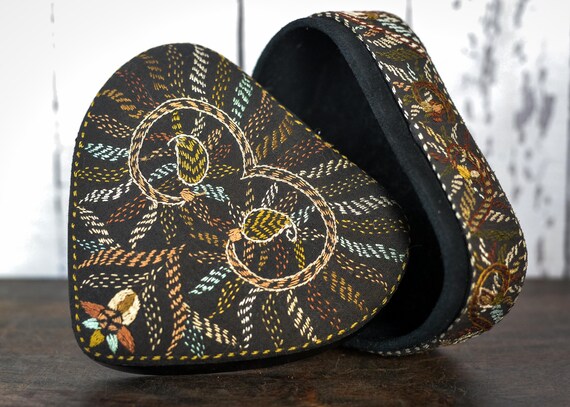 Vintage Heart Shaped Box - Leather Embroider Blac… - image 6
