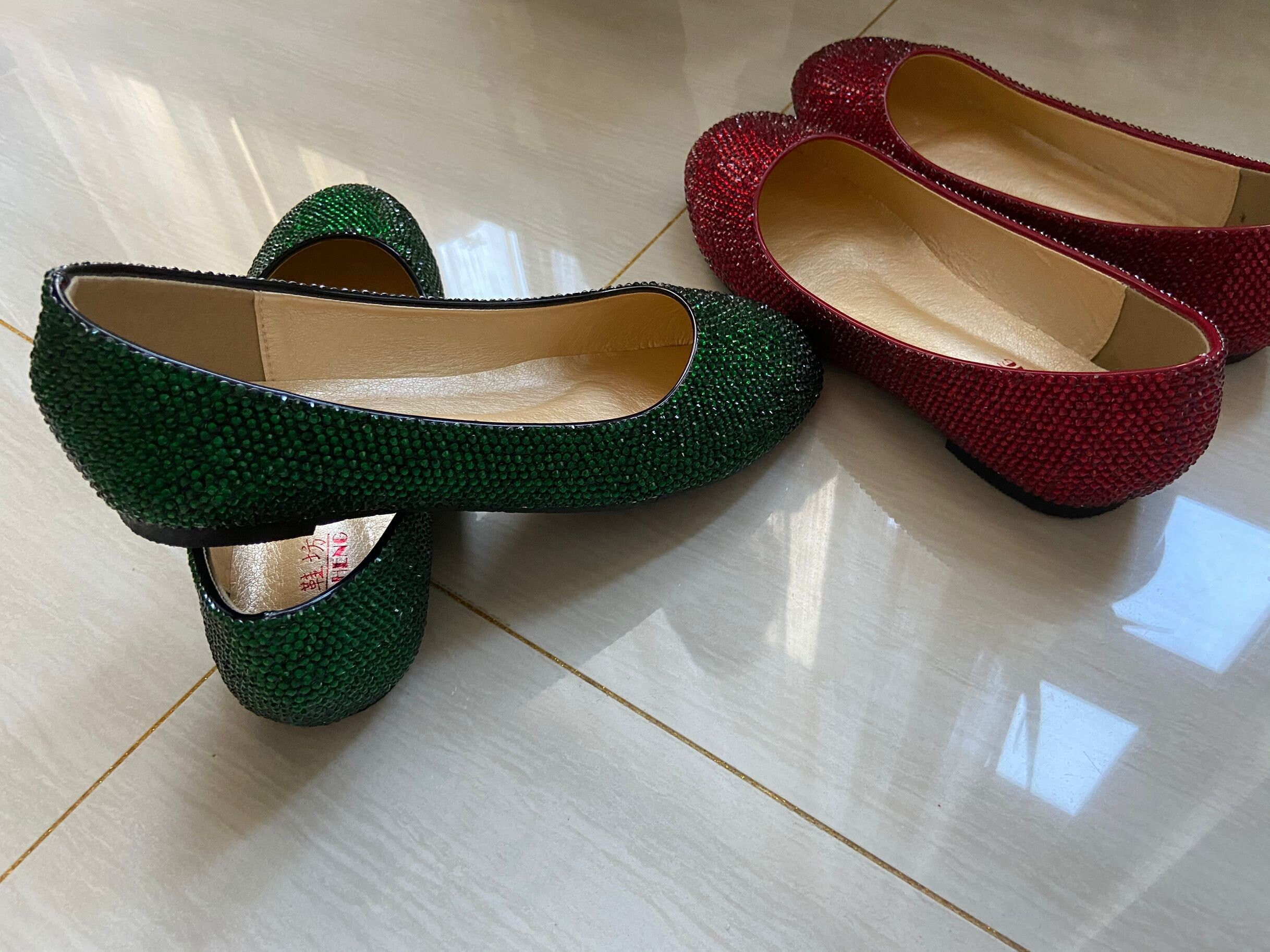 Red rhinestone flats 2025