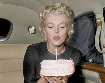 Marilyn Monroe birthday card, old Hollywood, happy birthday card, celebration card, movie star, birthday cake, greeting card [814-353]