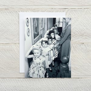 S'entraîner pour devenir une femme dans le style des années 50... carte de voeux vierge vintage amusante, carte de correspondance pour toutes les occasions, carte juste pour le plaisir [814-115]