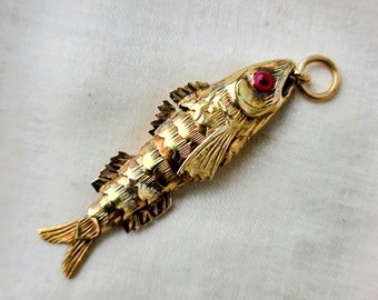 Vintage 9ct Yellow Gold Articulated 'Wiggle Fish' Pendant