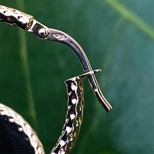 Pretty pair of 9ct, 9k, 375 Gold, hammered hoop Earrings, 24mm, shops fully hallmarked.