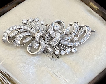 Fabulous, Art Deco Platinum Diamond 3.30ct encrusted brooch, 53.5 x 23.3mm,  Circa 1930&#39;s